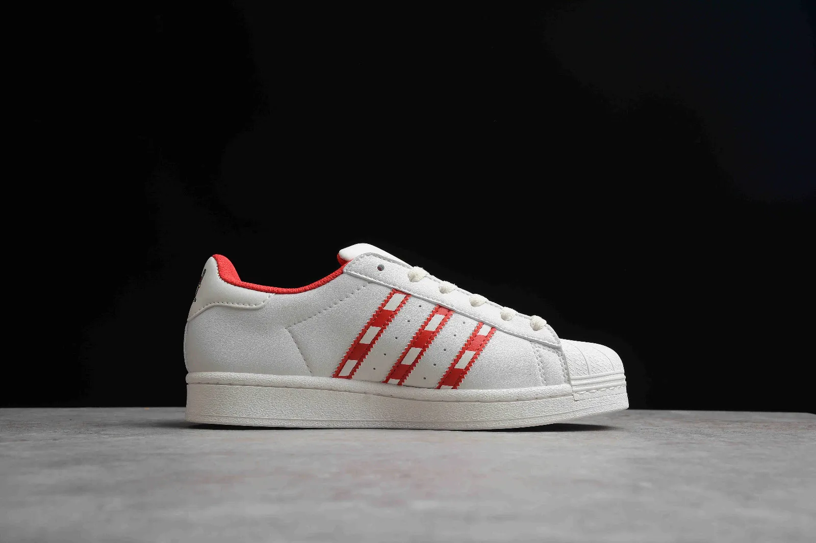 Adidas Originals Superstar Cloud White Red Metallic Gold CZ4715