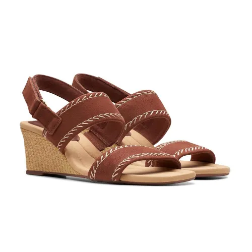 Clarks Women's Kyarra Rose Sandal Tan