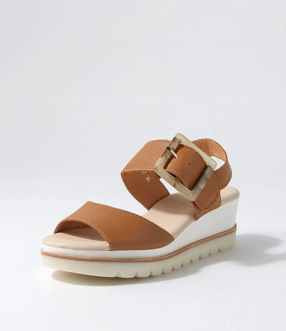 DJANGO & JULIETTE Wacie Dark Tan Leather Sandals