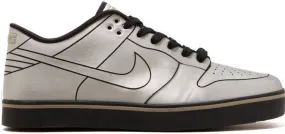 Nike Dunk SE Delorean sneakers Grey