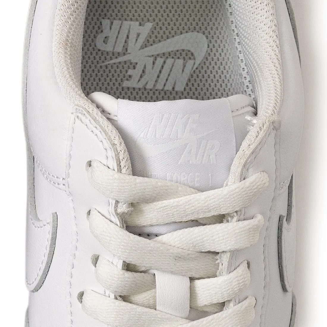 Nike Men Air Force 1 Low Retro (white / white-white-metallic gold)