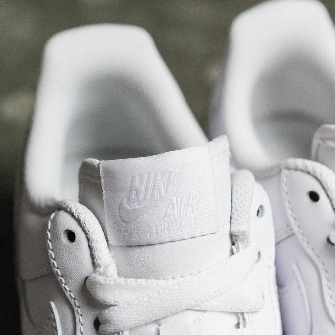 Nike Women Air Force 1 07 (white / white)