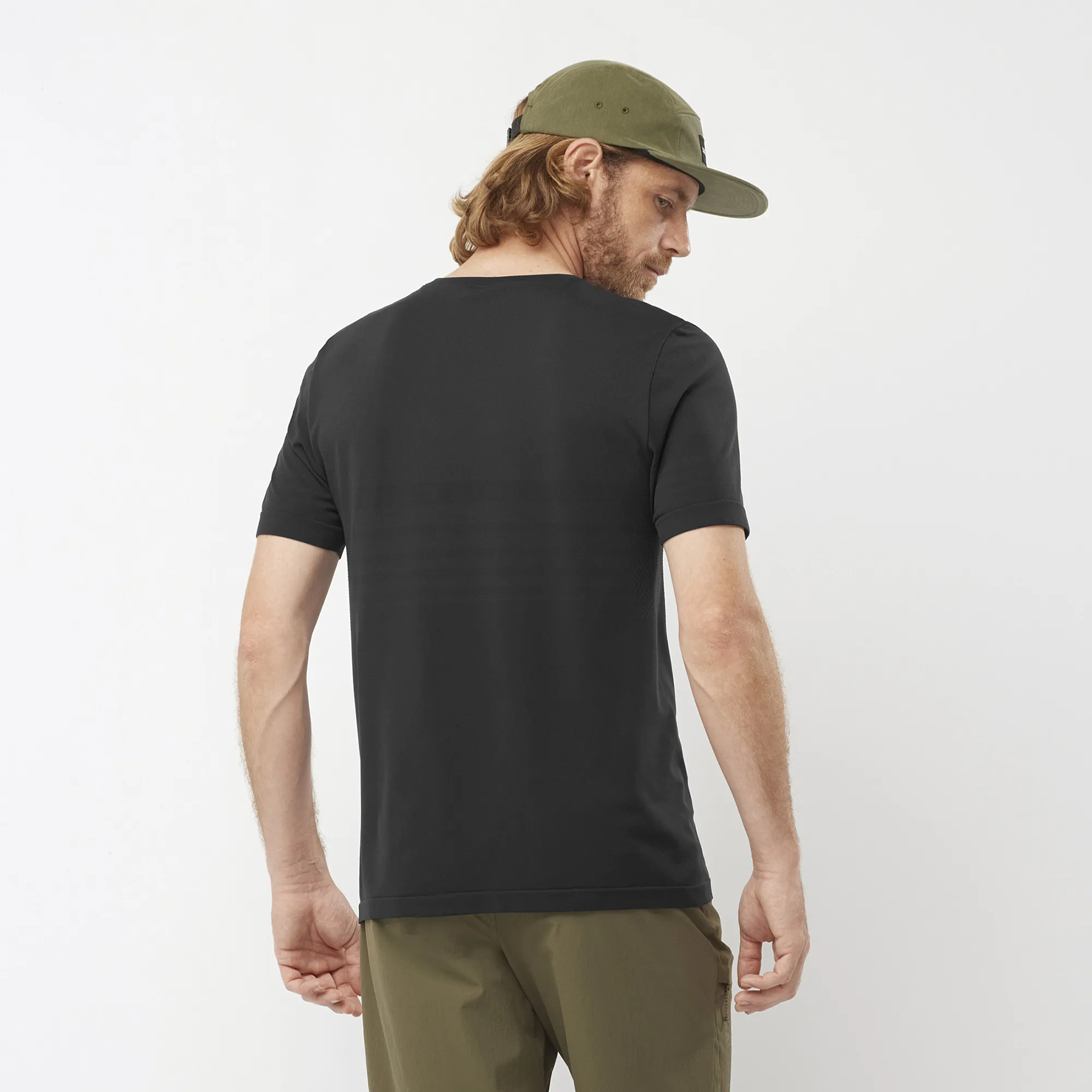 Salomon Men's Essential Seamless Deep Black | Buy Salomon Men's Essential Seamless Deep Black here | Outnorth