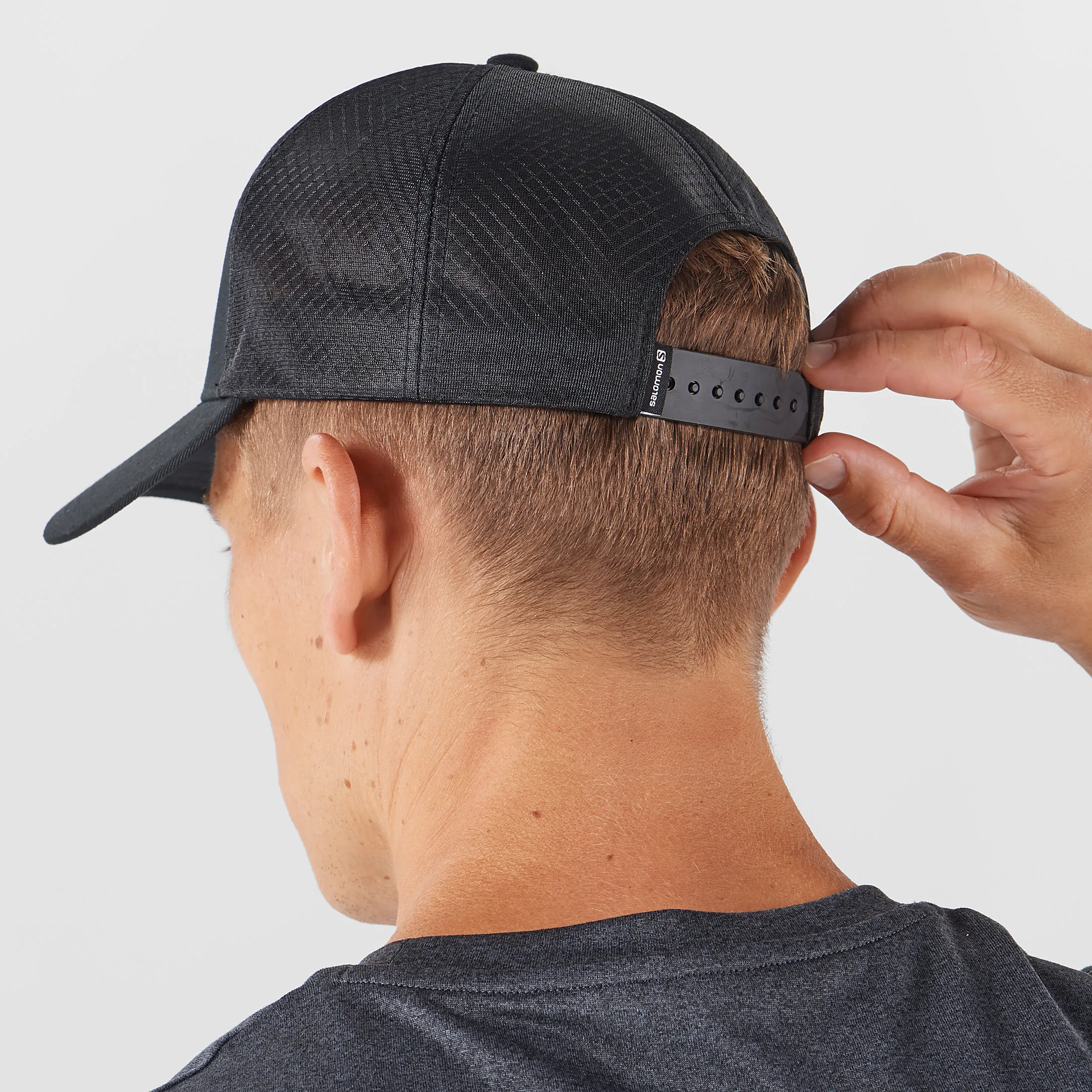 Salomon Trucker Curved Cap Black/Black | Buy Salomon Trucker Curved Cap Black/Black here | Outnorth