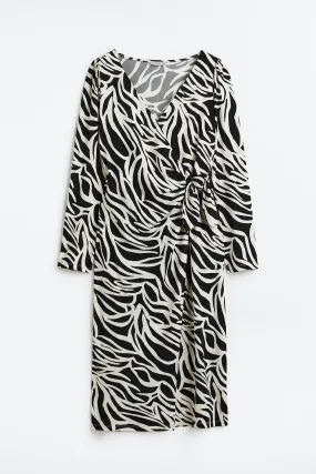 Wrap dress - V-neck - Long sleeve - Black/Patterned - Ladies | H&M GB